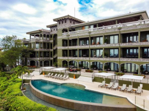 360 Splendor 208A- Ocean View Condo, Breakfast Included